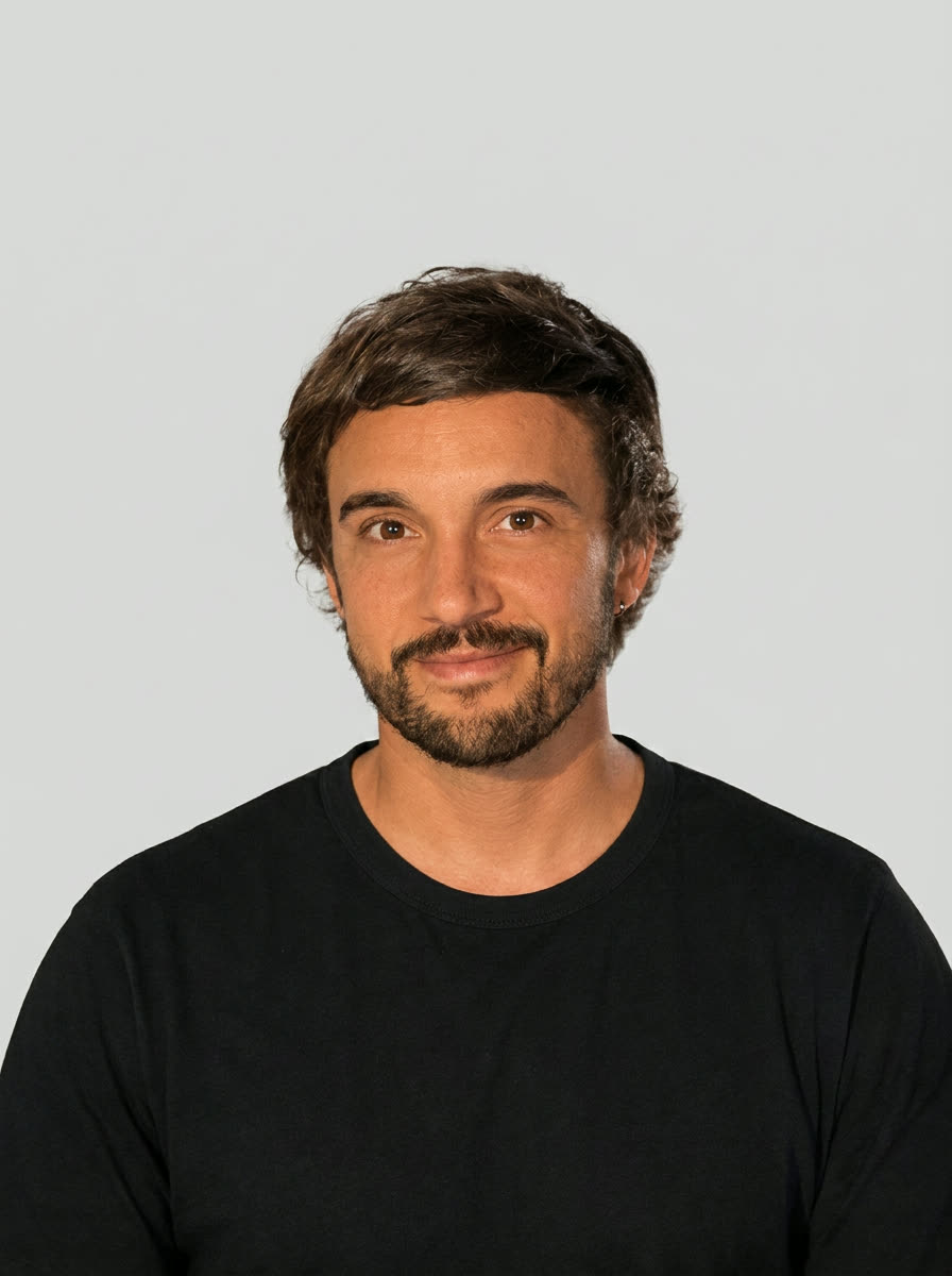 Gabriel — Jefe de cuentas en DosZeis